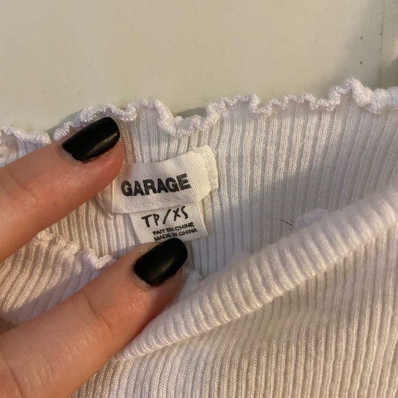 Garage cropper tank with ruffled edges - Picture 2 of 4